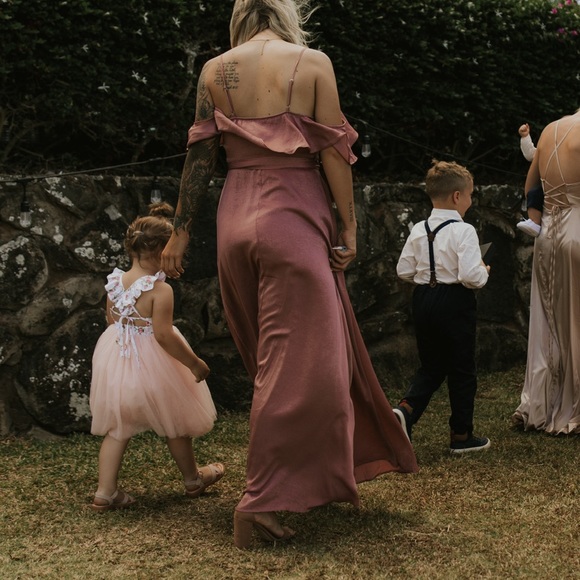 BEAUTIFUL Lulu’s gown. 🩷 - Picture 3 of 6